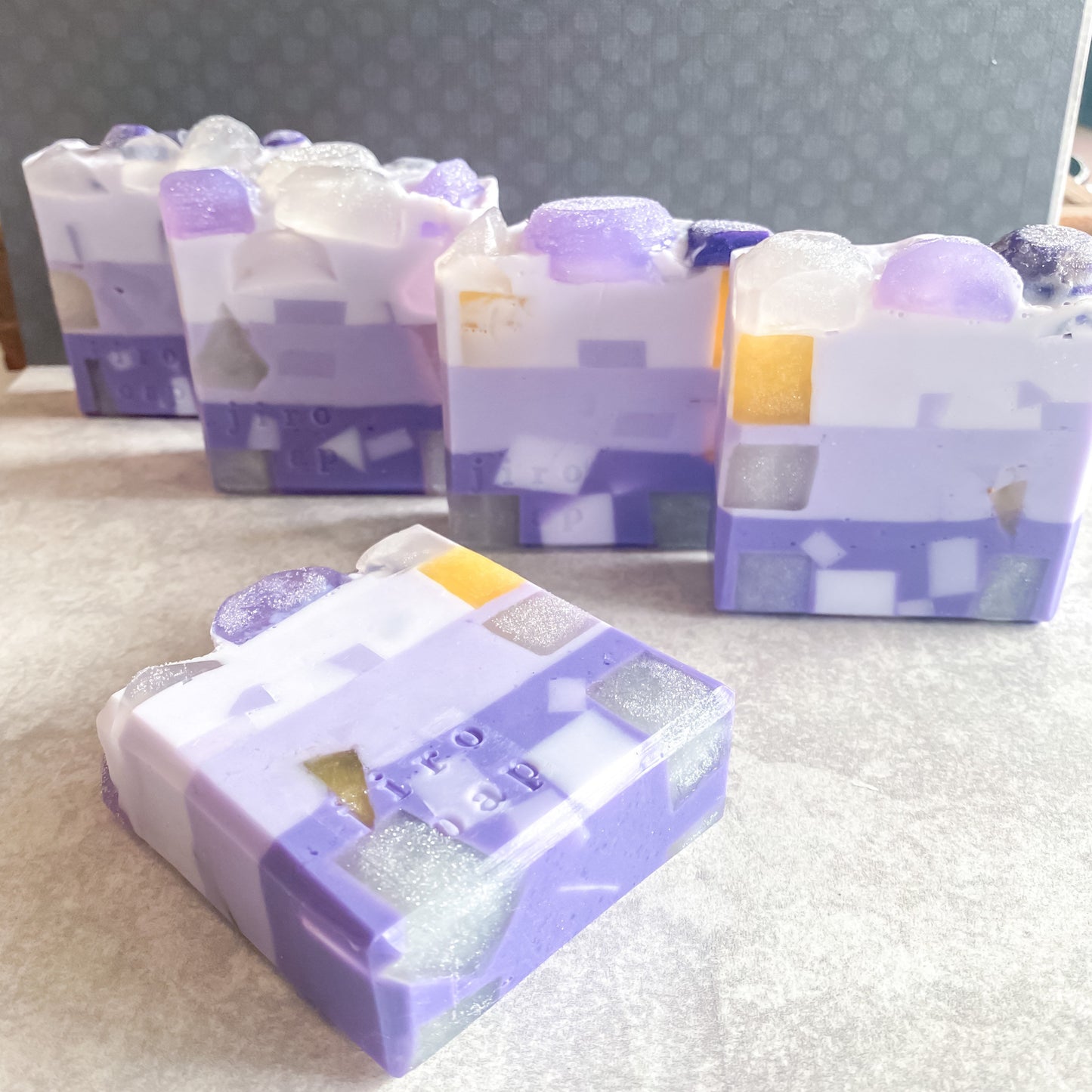 Shiny Rocks | Customizable Fragrance | Gift Set of 5 Bars