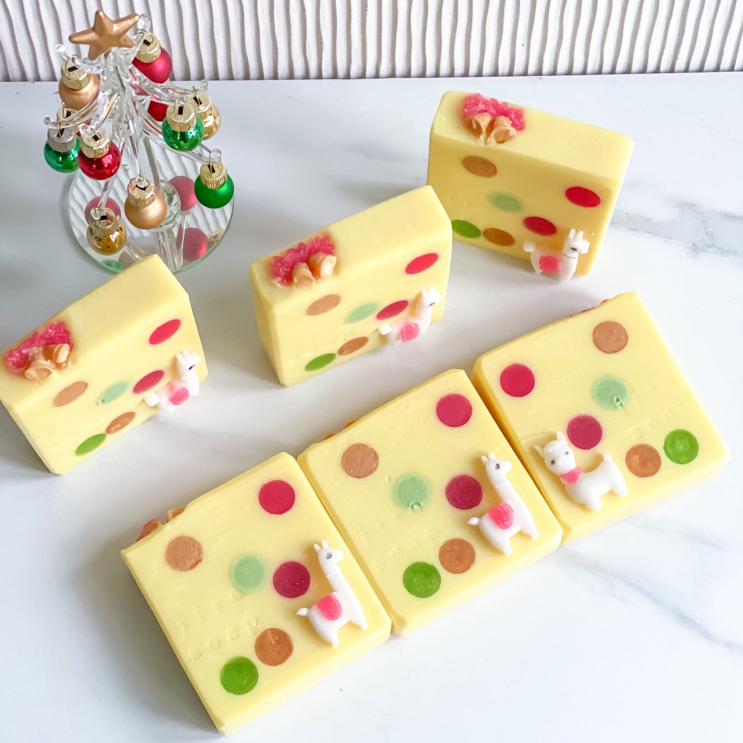 Falalalallama | Under the Mistletoe Fragrance