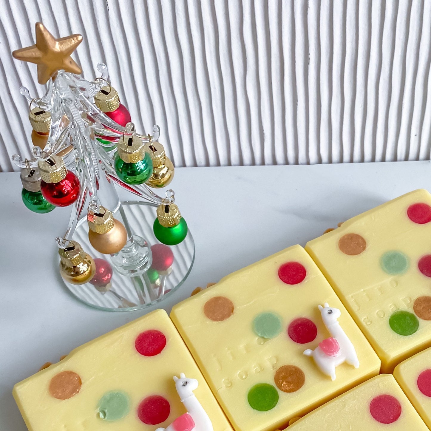 Falalalallama | Under the Mistletoe Fragrance